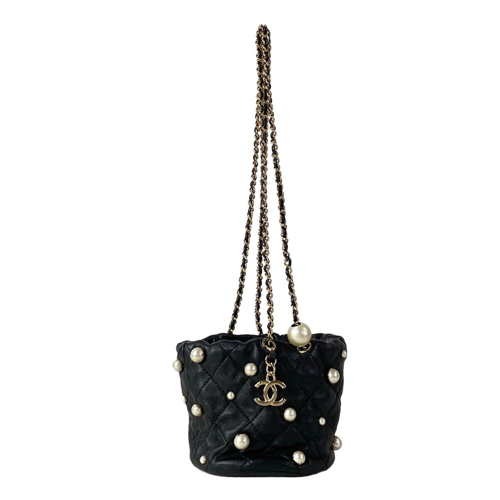 Chanel Matelasse Shoulder Bag AS2518